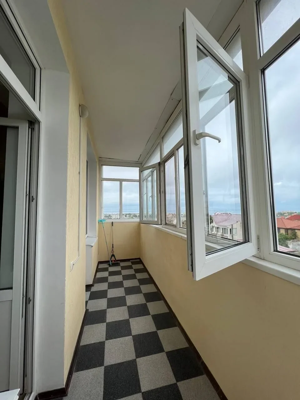 Снять квартиру посуточно в Севастополе у Медколледжа (Адмирала Октябрьского 13) 17