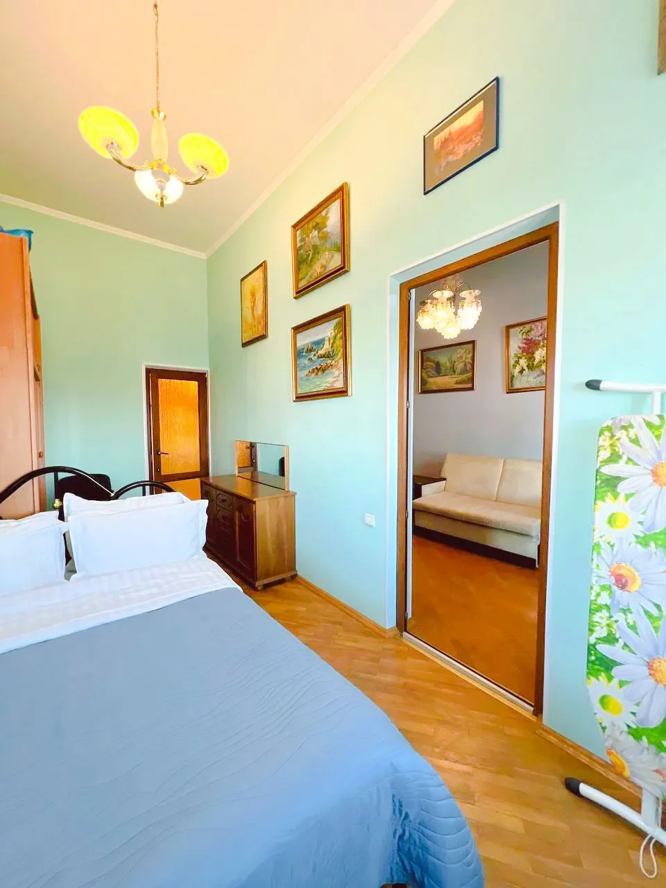 Снять квартиру посуточно в Севастополе у Графской Пристани (Мокроусова 7) 6