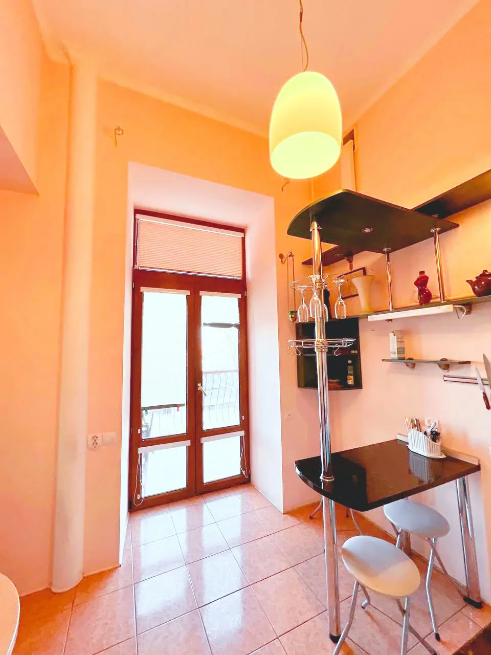 Снять квартиру посуточно в Севастополе у Графской Пристани (Мокроусова 7) 7