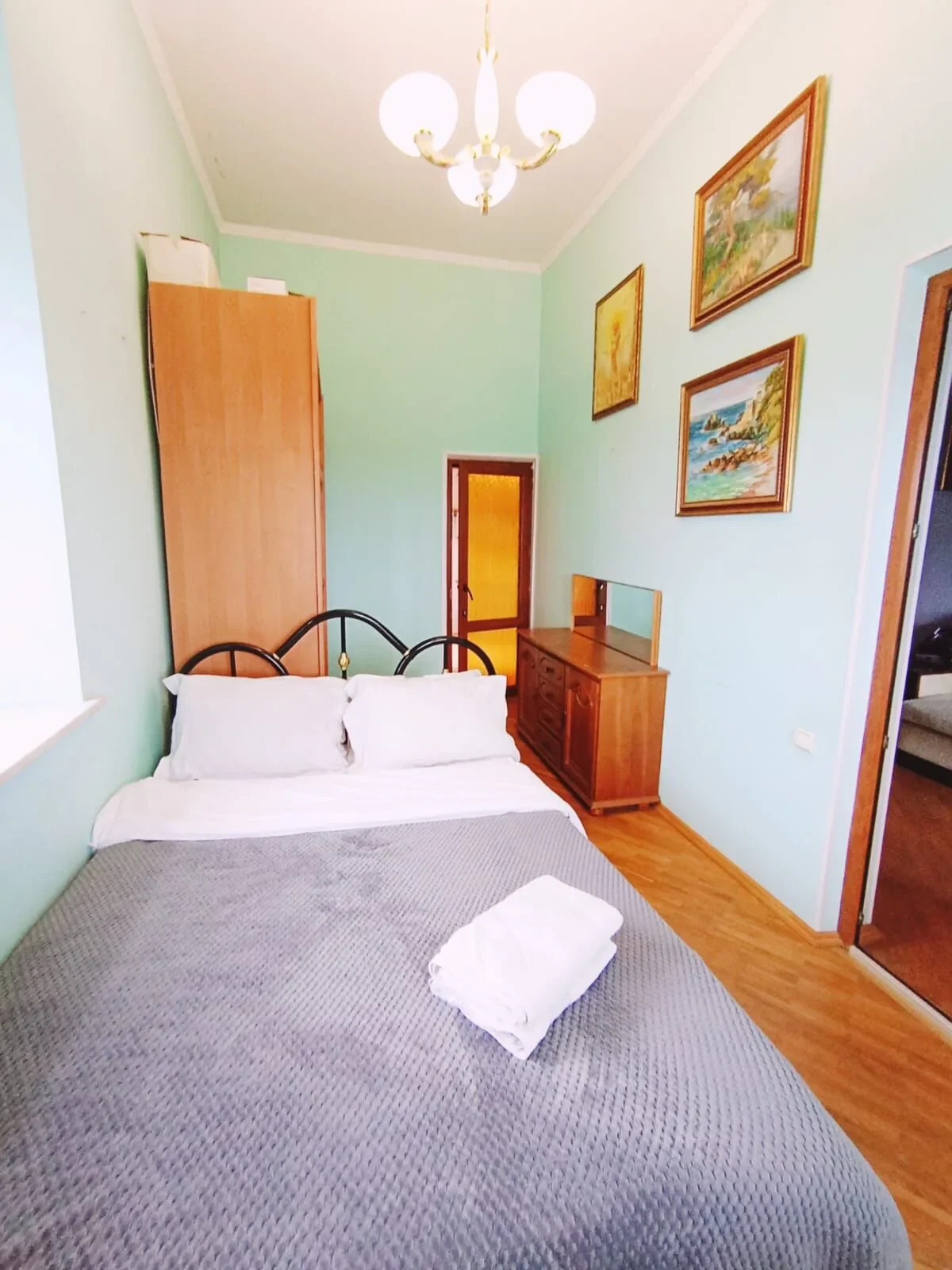 Снять квартиру посуточно в Севастополе у Графской Пристани (Мокроусова 7) 13