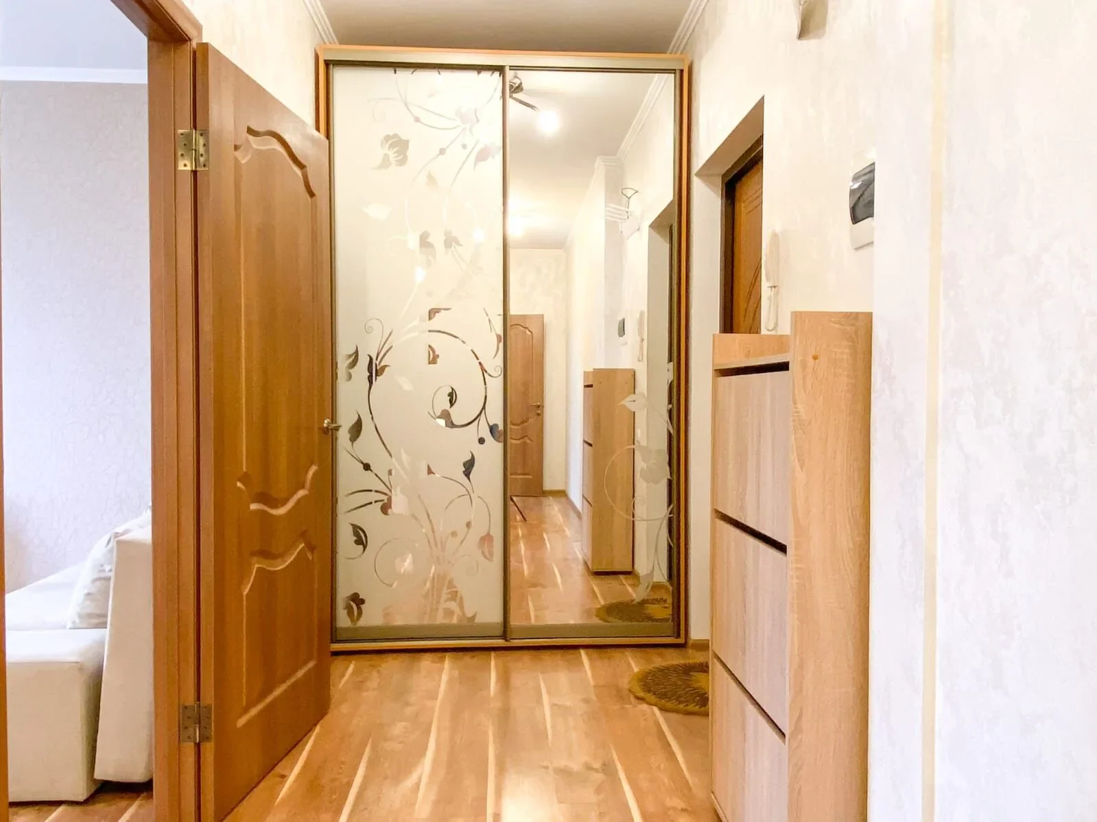 Снять посуточно 1-к квартиру в Севастополе у ТЦ SeaMall (пр-кт Генерала Острякова 244) 4