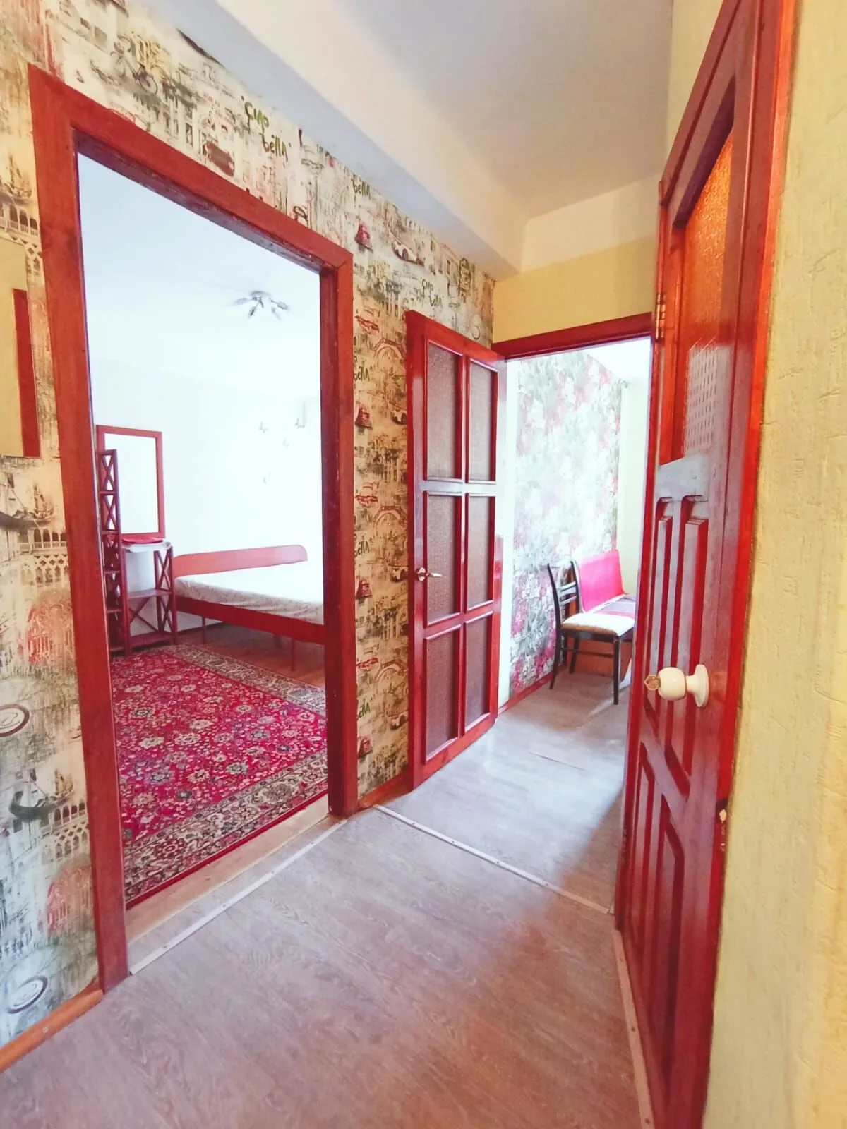 Квартира на сутки в Севастополе у ТЦ SeaMall (пр-кт Генерала Острякова 185) 2