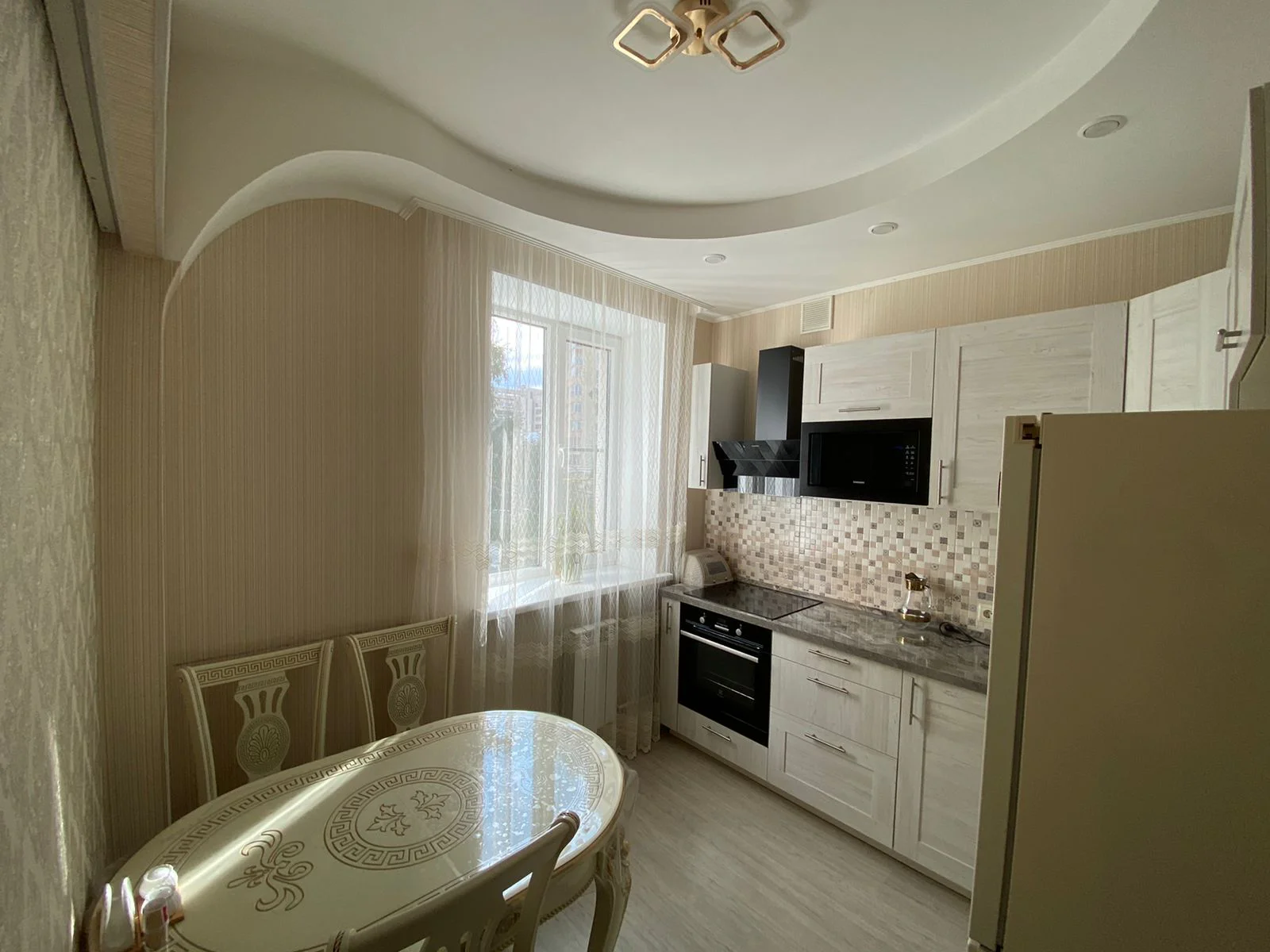 Снять просторную 3-к квартиру в Казани посуточно | у ТЦ Корстон и парка Горького 9