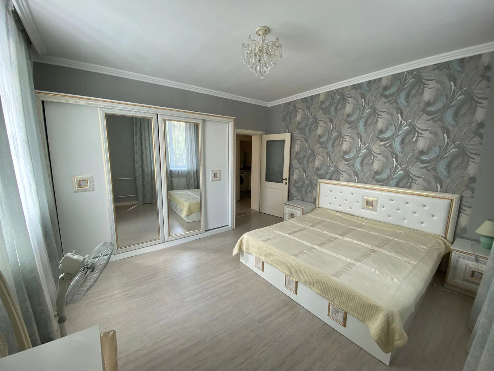 Снять просторную 3-к квартиру в Казани посуточно | у ТЦ Корстон и парка Горького 10