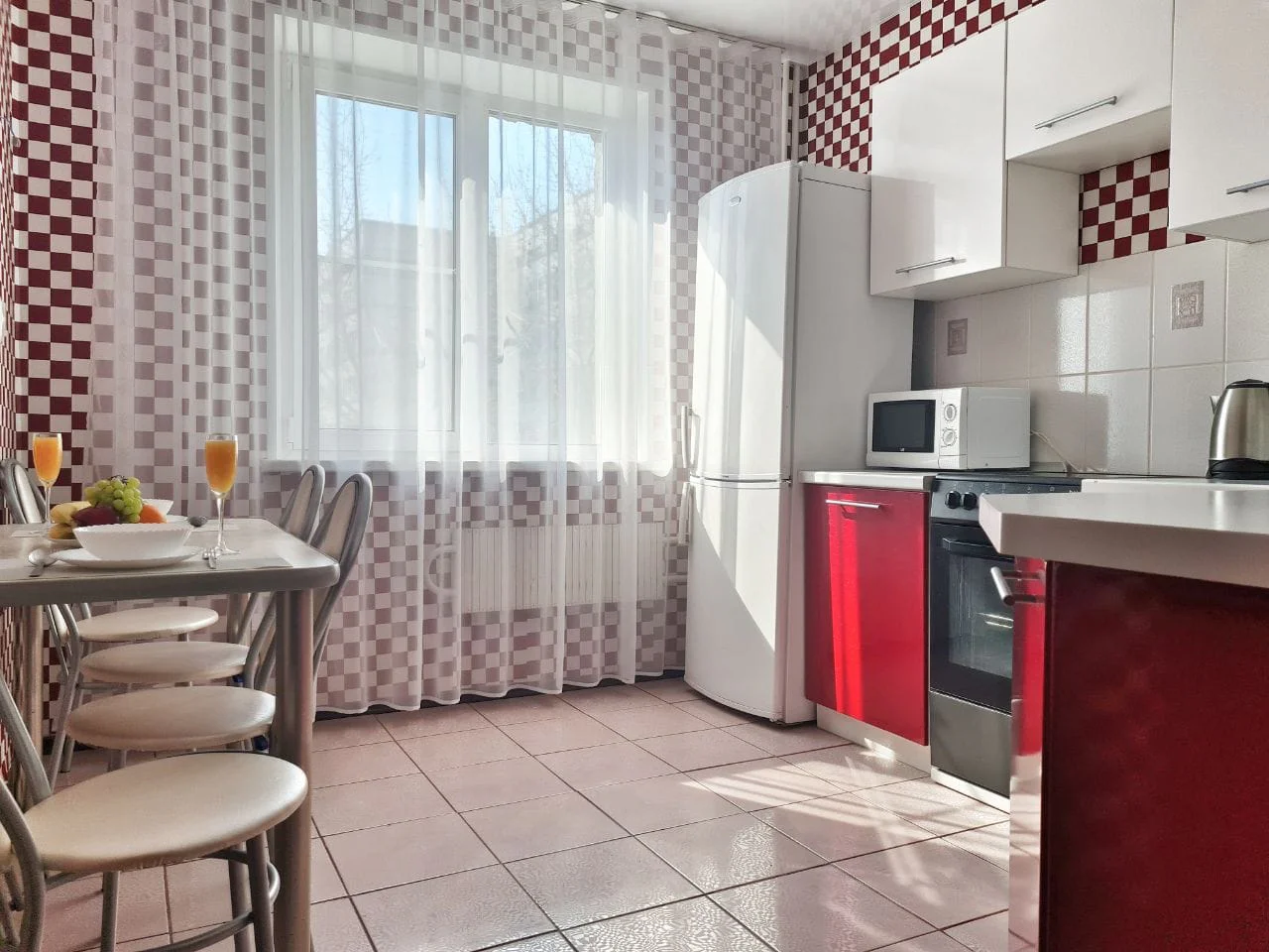 Снять однокомнатную квартиру в Тракторозаводском районе у Сада Победы Посуточно 10