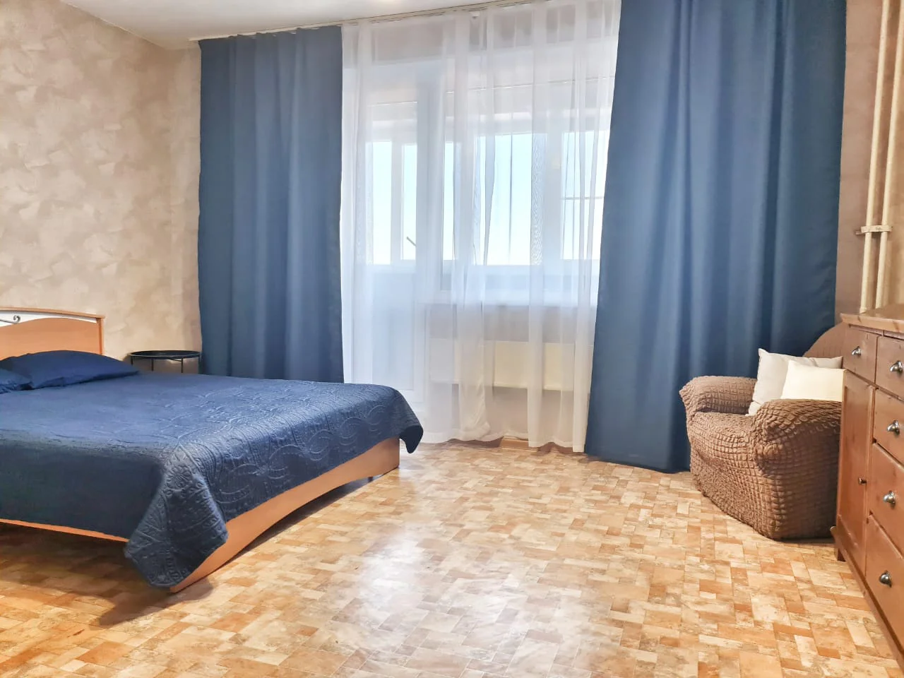 Снять квартиру с дизайнерским ремонтом в Челябинске ЧТЗ Сад Победы Посуточно 4