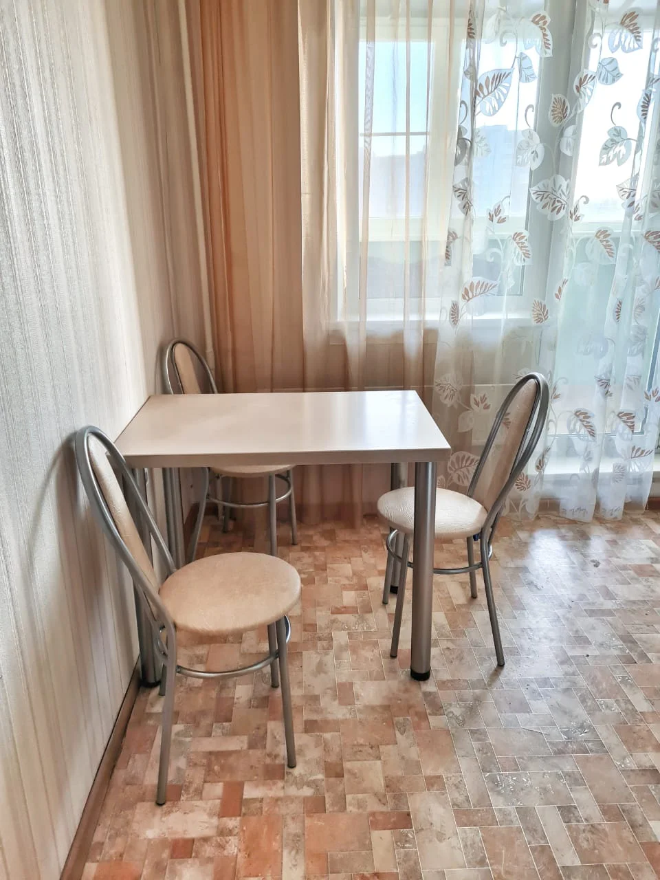 Снять квартиру с дизайнерским ремонтом в Челябинске ЧТЗ Сад Победы Посуточно 8