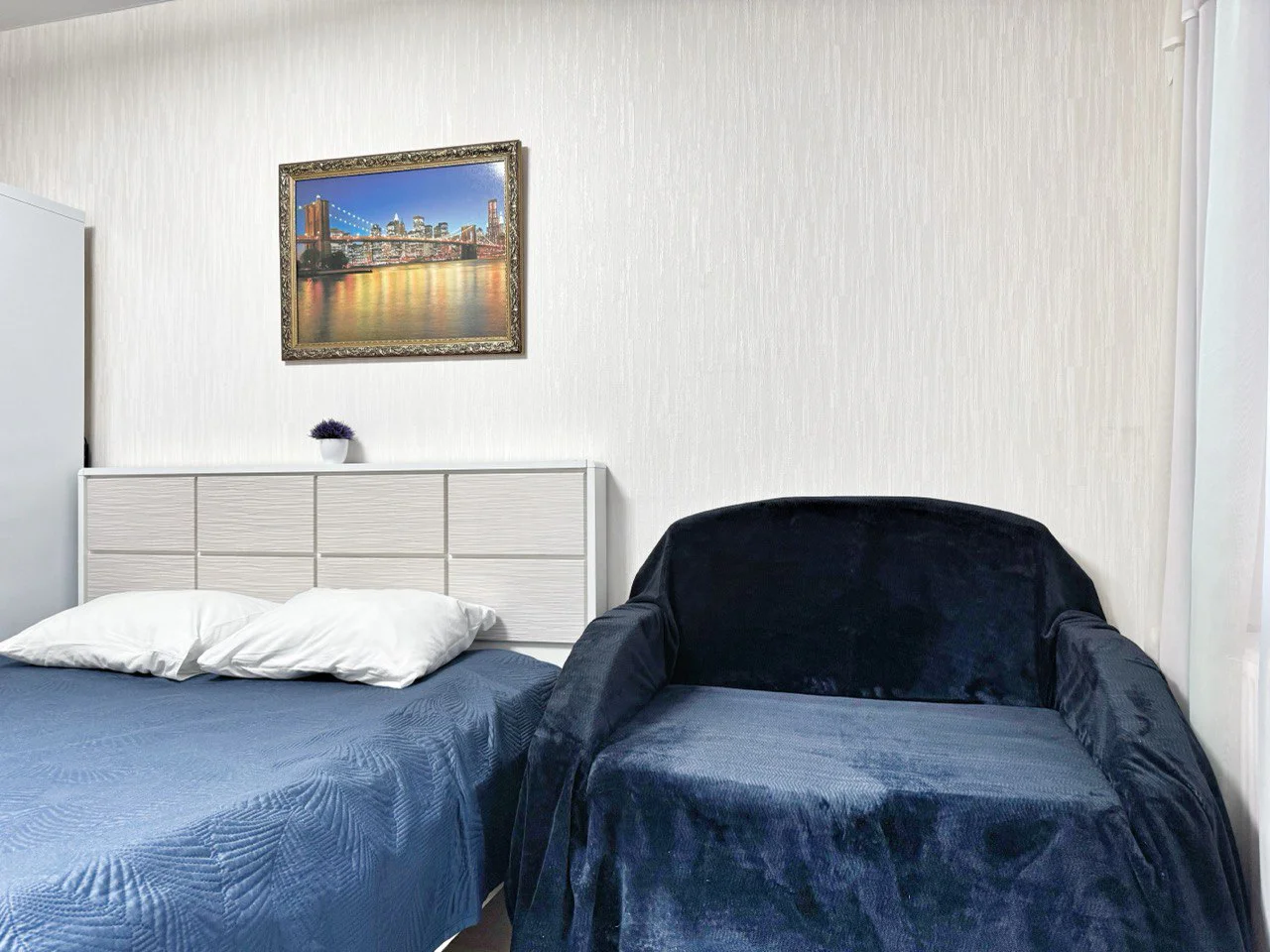 Снять квартиру-студию в Челябинске у ЧелГУ и клиники «АМАЭ» посуточно 2