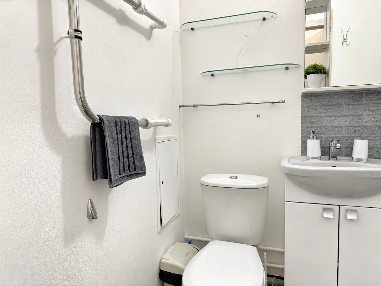 Снять квартиру-студию в Челябинске у ЧелГУ и клиники «АМАЭ» посуточно 7