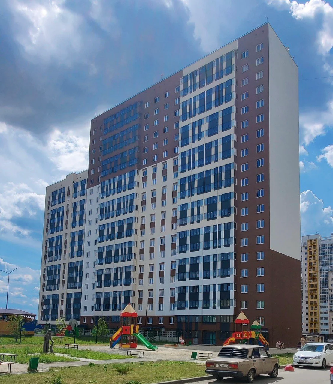 Снять квартиру-студию в Челябинске у ЧелГУ и клиники «АМАЭ» посуточно 10