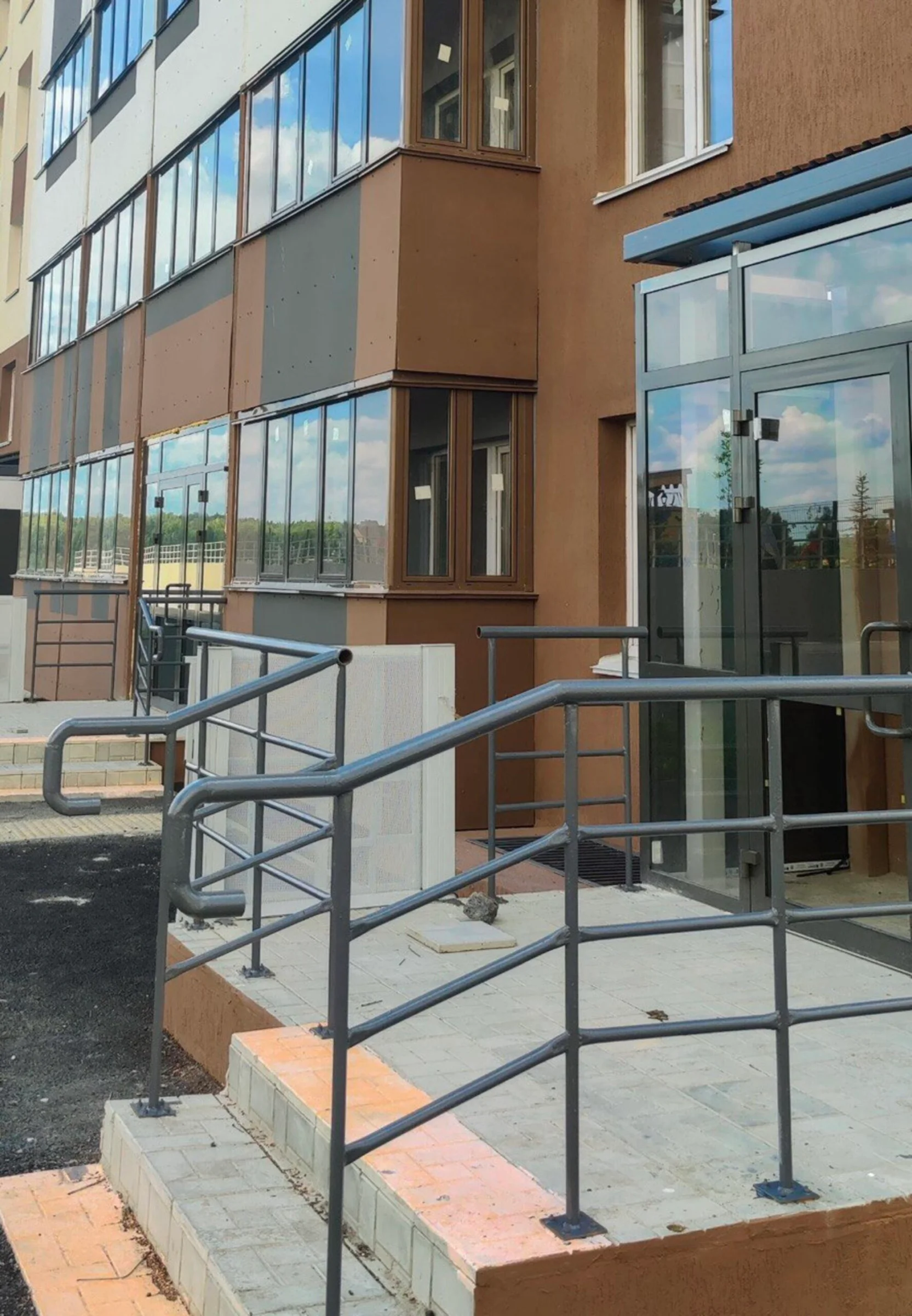 Снять квартиру-студию в Челябинске у ЧелГУ и клиники «АМАЭ» посуточно 11