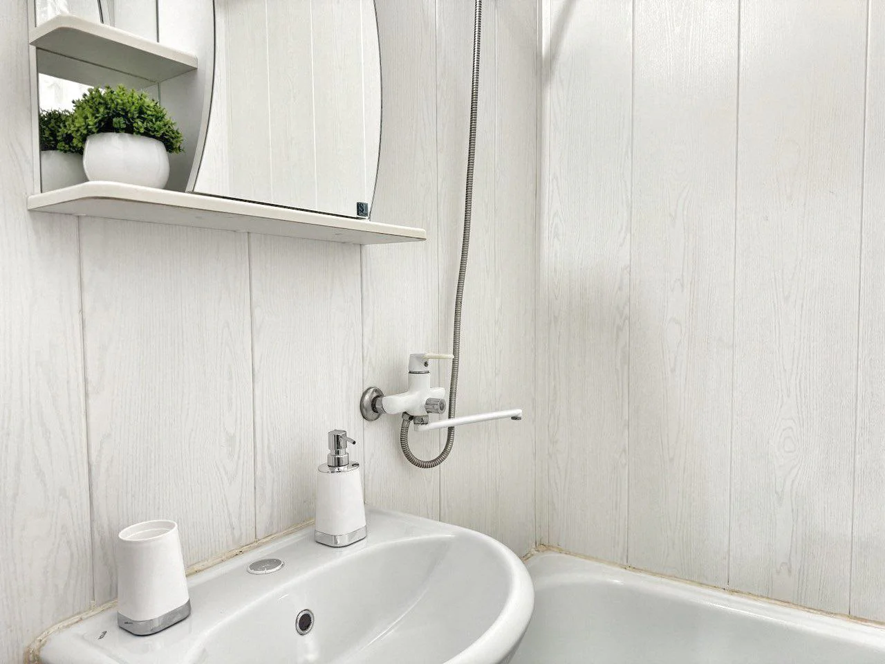 Аренда просторной 1-к квартиры в Челябинске на Тополиной аллее рядом с ЛА «Трактор» посуточно 10