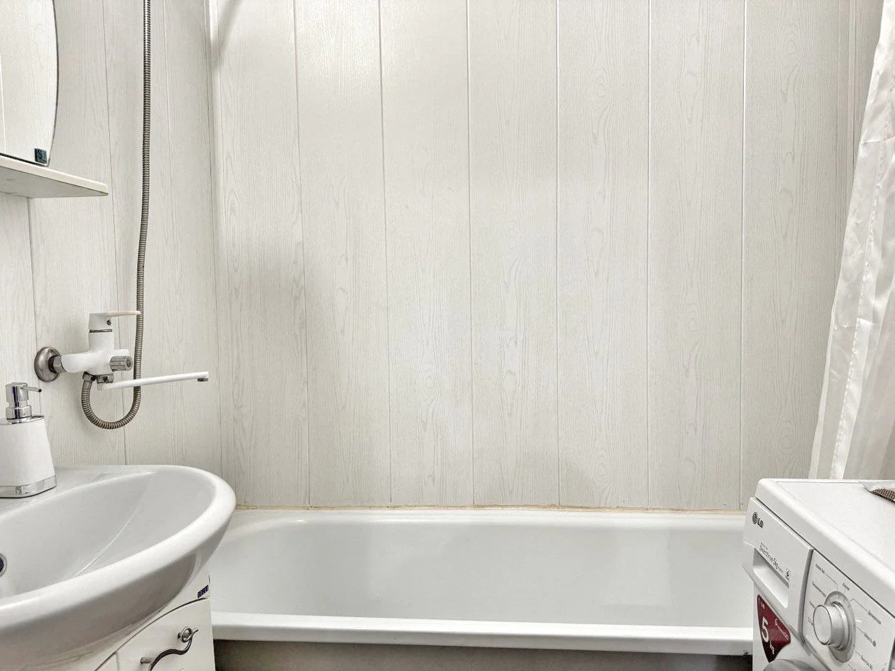 Аренда просторной 1-к квартиры в Челябинске на Тополиной аллее рядом с ЛА «Трактор» посуточно 11