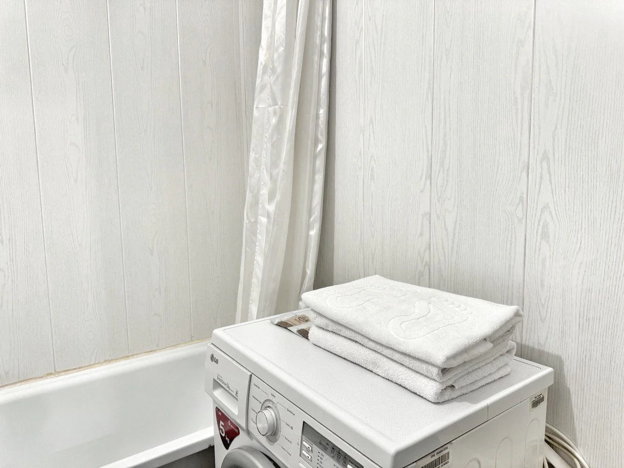 Аренда просторной 1-к квартиры в Челябинске на Тополиной аллее рядом с ЛА «Трактор» посуточно 12