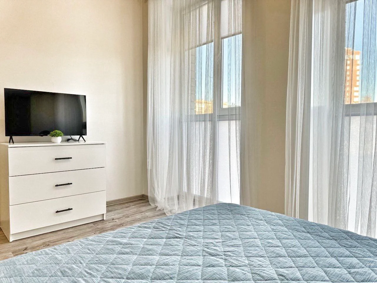 Снять уютную студию в Челябинске у арены «Трактор» и ТРК «Космос» посуточно 4