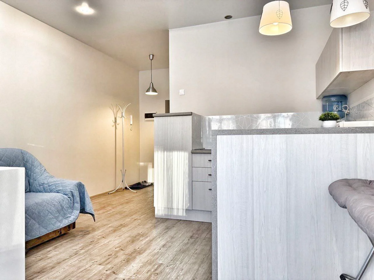 Снять уютную студию в Челябинске у арены «Трактор» и ТРК «Космос» посуточно 8