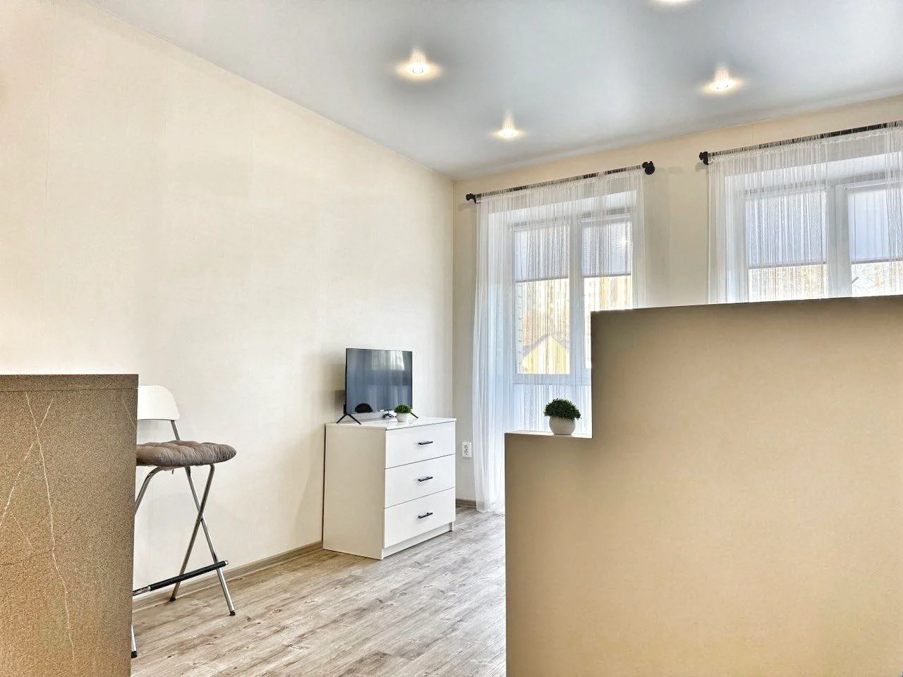 Снять уютную студию в Челябинске у арены «Трактор» и ТРК «Космос» посуточно 9