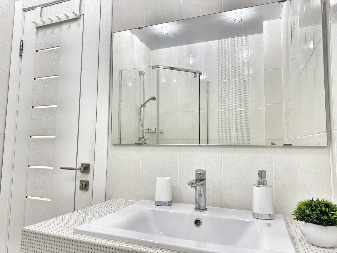 Снять уютную студию в Челябинске у арены «Трактор» и ТРК «Космос» посуточно 16