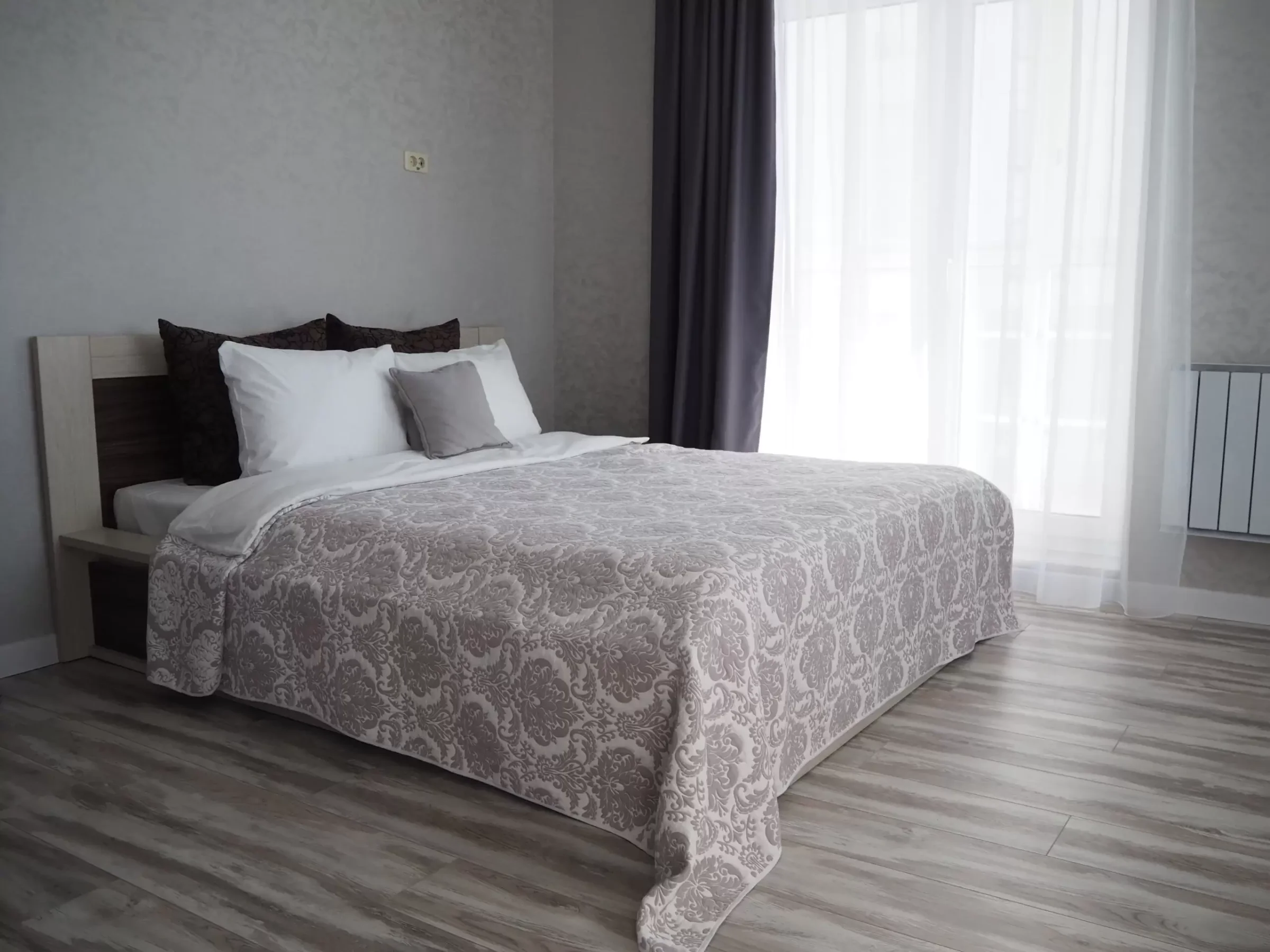 🏢 Снять квартиру-студию у ТРК «Алмаз» и БЦ «Аврора» посуточно 8