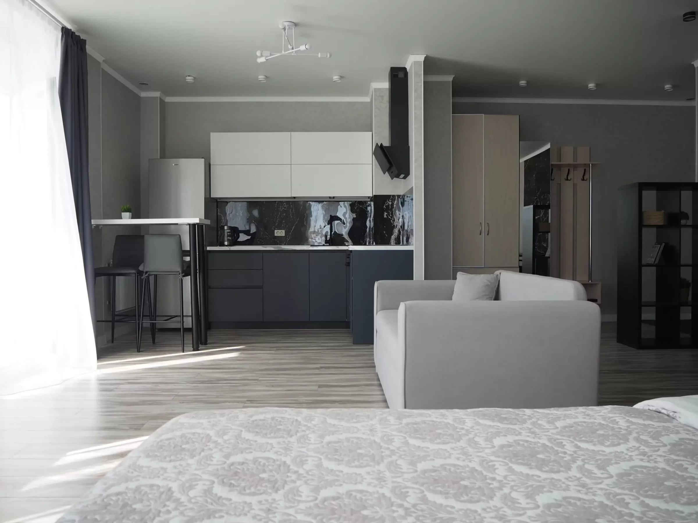 🏢 Снять квартиру-студию у ТРК «Алмаз» и БЦ «Аврора» посуточно 11