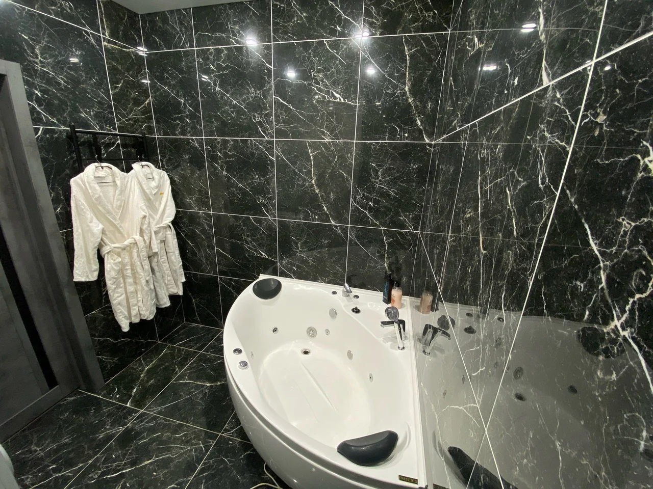 Снять тематическую студию «50 оттенков» в центре Челябинска посуточно 8