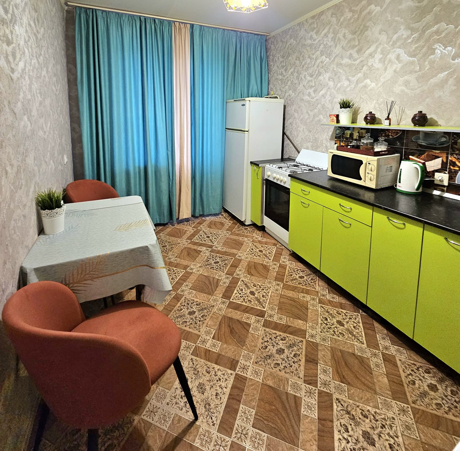 Снять квартиру посуточно в Стерлитамаке на Артема 100 3