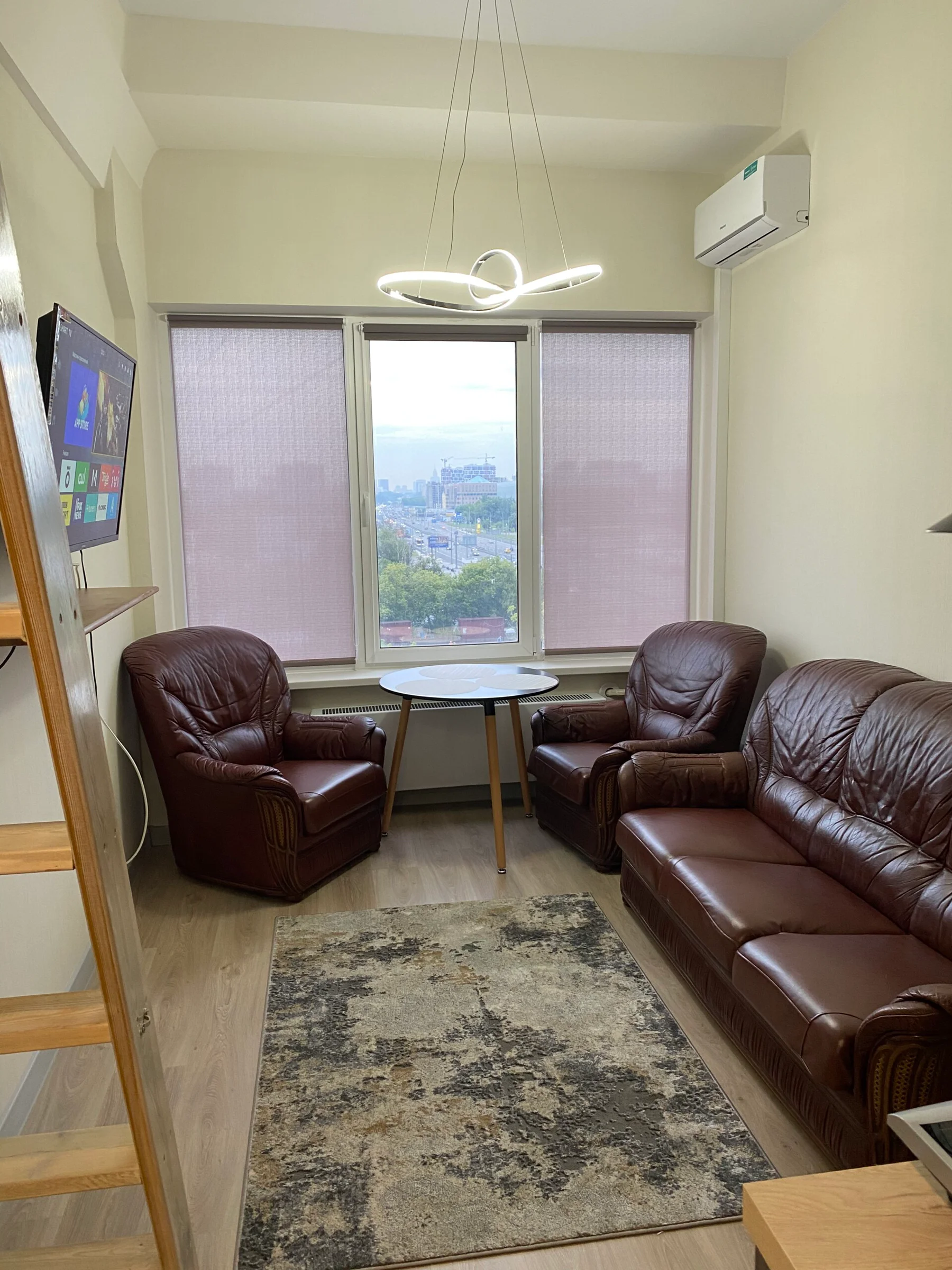 Снять двухуровневые апартаменты посуточно у метро Тушинская — стильное жилье в ЖК Спартак