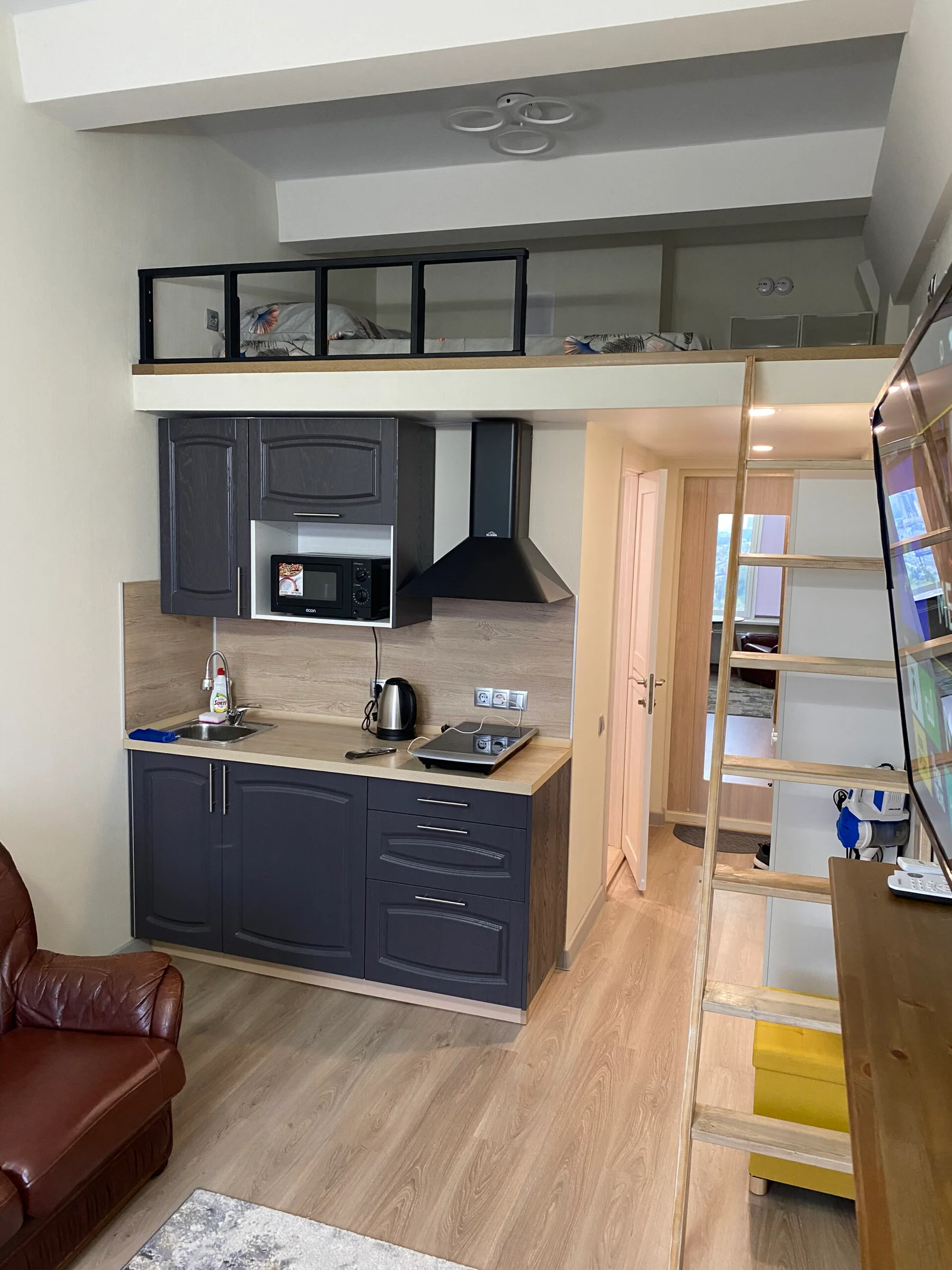 Снять двухуровневые апартаменты посуточно у метро Тушинская — стильное жилье в ЖК Спартак 2