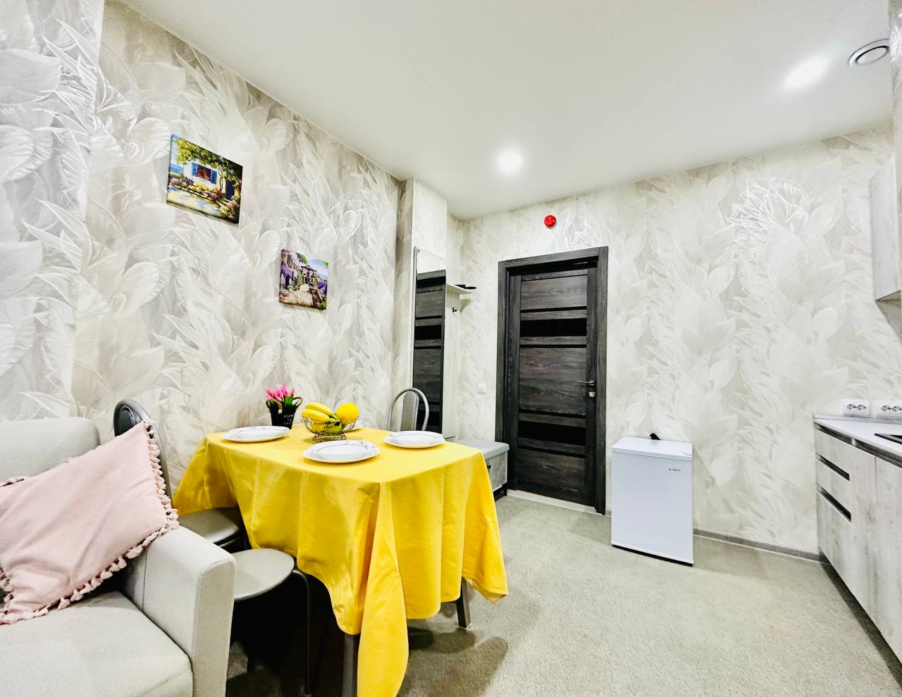 Снять студию в Ноябрьске у сквера Геологов и ТЦ «Арктика» посуточно 7