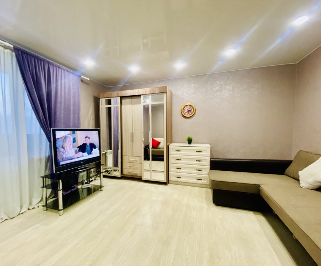 Снять 1-комнатную квартиру в Ноябрьске у площади Памяти и СК «Зенит» посуточно 2