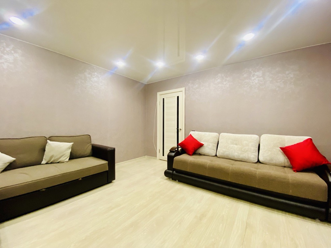 Снять 1-комнатную квартиру в Ноябрьске у площади Памяти и СК «Зенит» посуточно 3