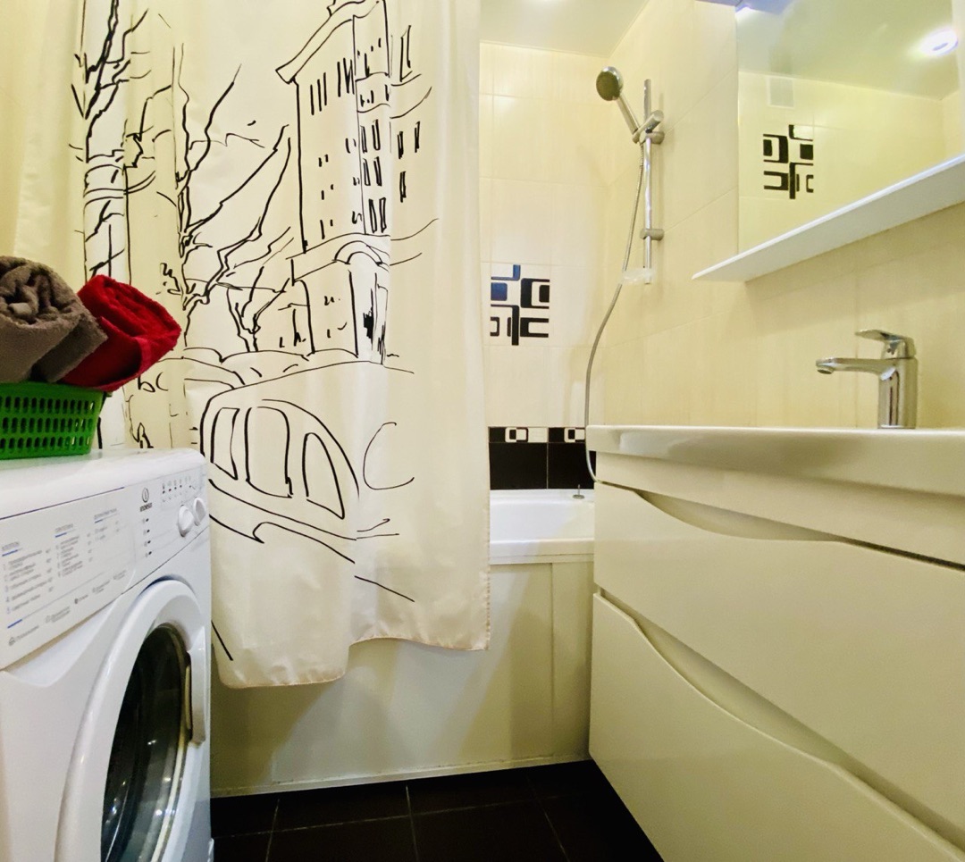 Снять 1-комнатную квартиру в Ноябрьске у площади Памяти и СК «Зенит» посуточно 9