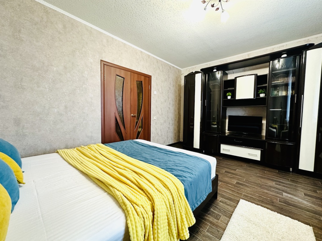 Снять квартиру на сутки, почасово в центре г. Ноябрьск 7