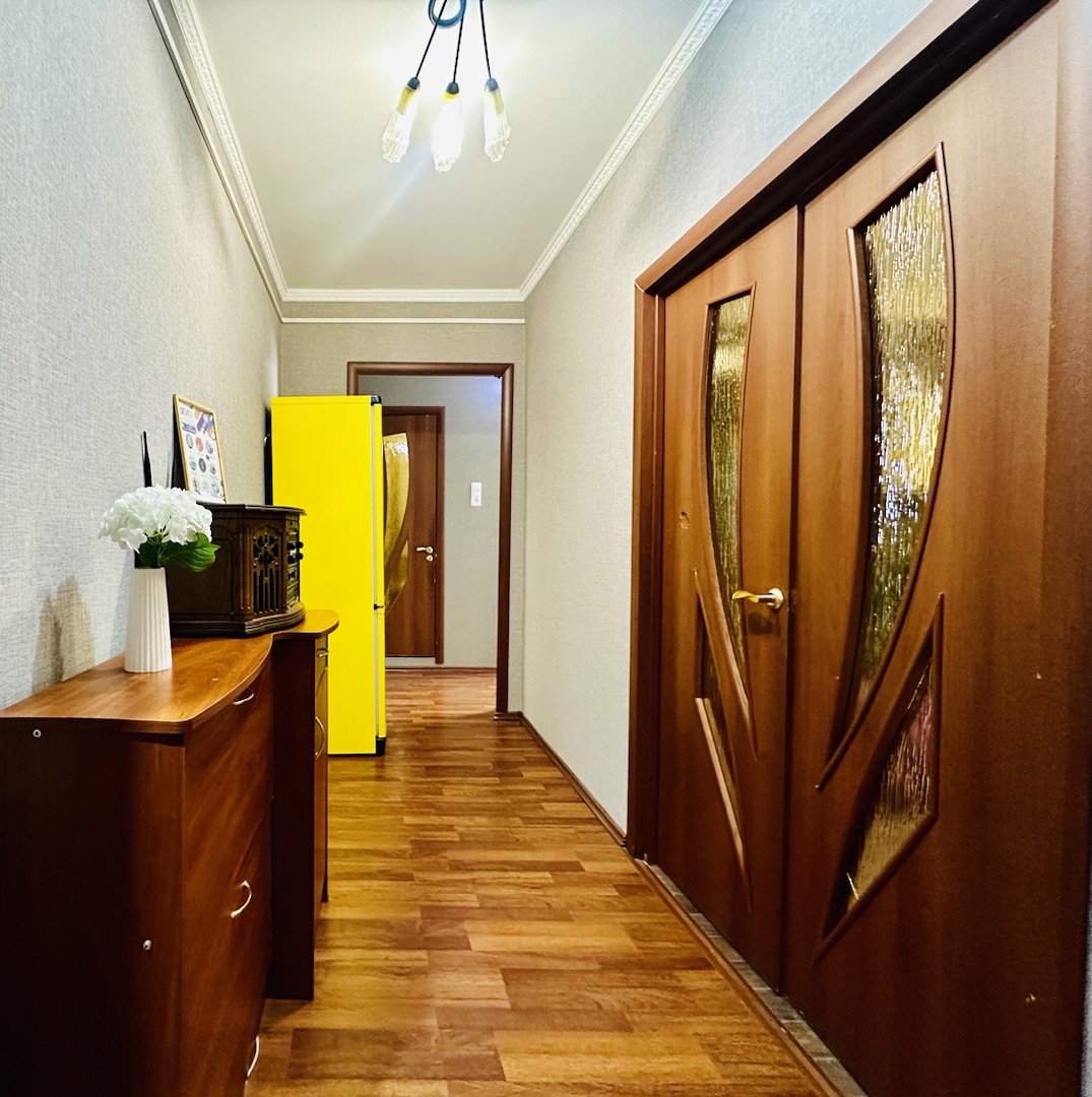 Снять квартиру на сутки, почасово в центре г. Ноябрьск 10