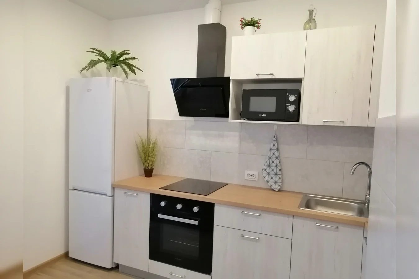 Снять квартиру на сутки в СПб у Варшавского экспресса (Парфеновская 5) 11