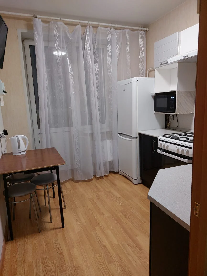 Снять посуточно 2-комнатную квартиру в СПб у метро Фрунзенская (Заозерная 4) 2