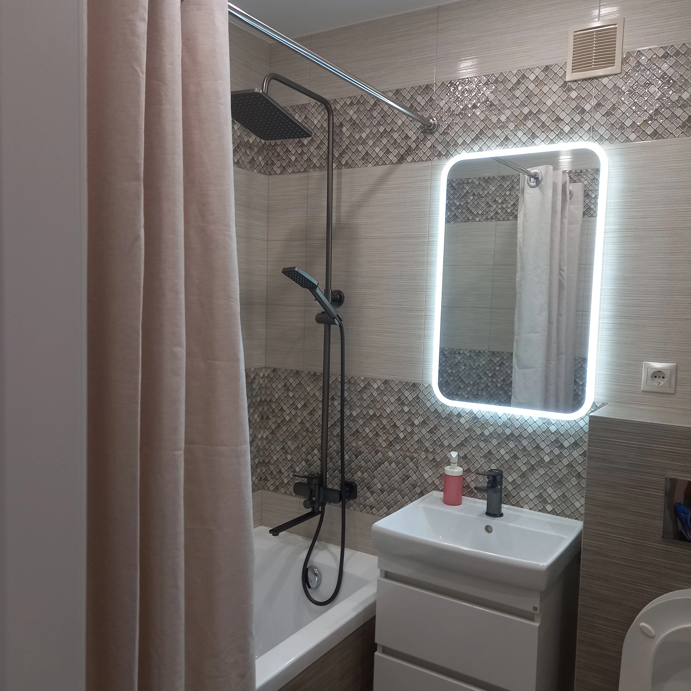 Снять квартиру комфорт-класса во Владимире на Диктора Левитана посуточно (Диктора Левитана 4В) 7