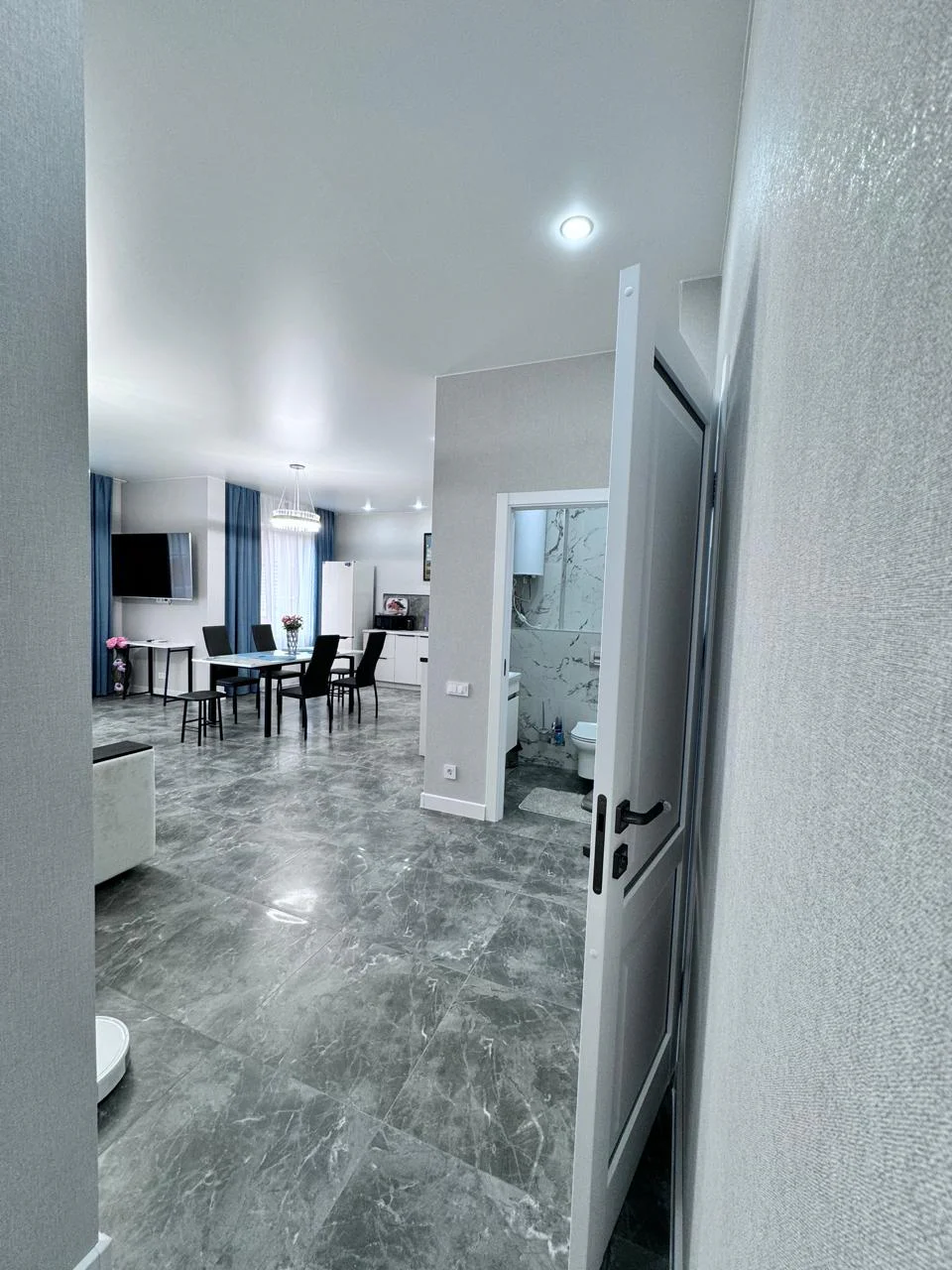 Снять квартиру на сутки в Волгограде у Мамаева Кургана (Ангарская 7Г) 6