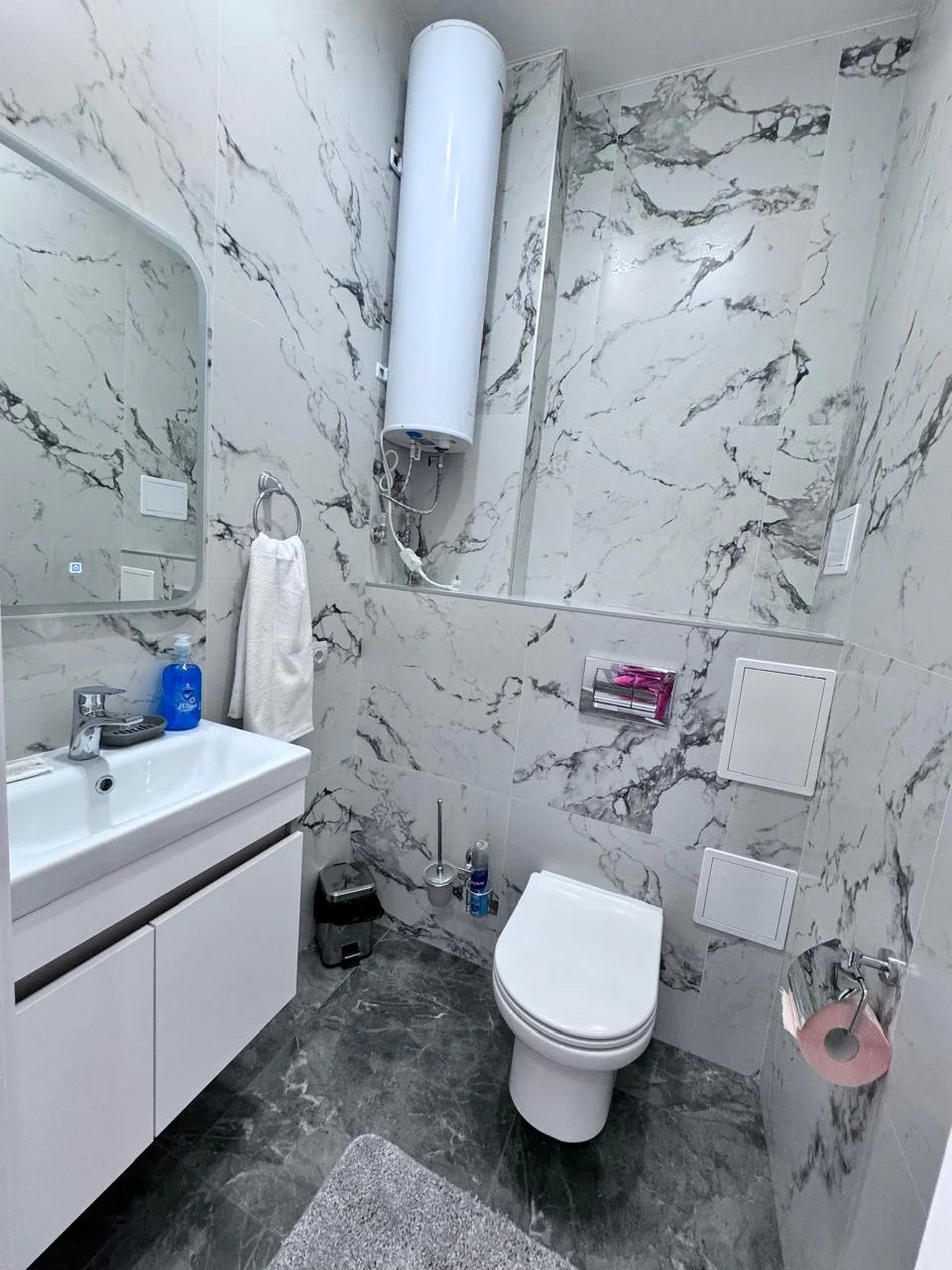 Снять квартиру на сутки в Волгограде у Мамаева Кургана (Ангарская 7Г) 8