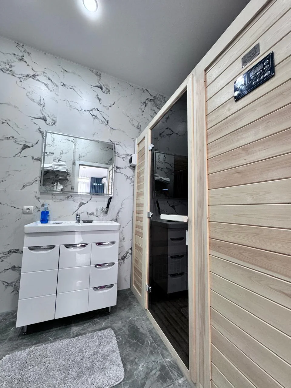 Снять квартиру на сутки в Волгограде у Мамаева Кургана (Ангарская 7Г) 13