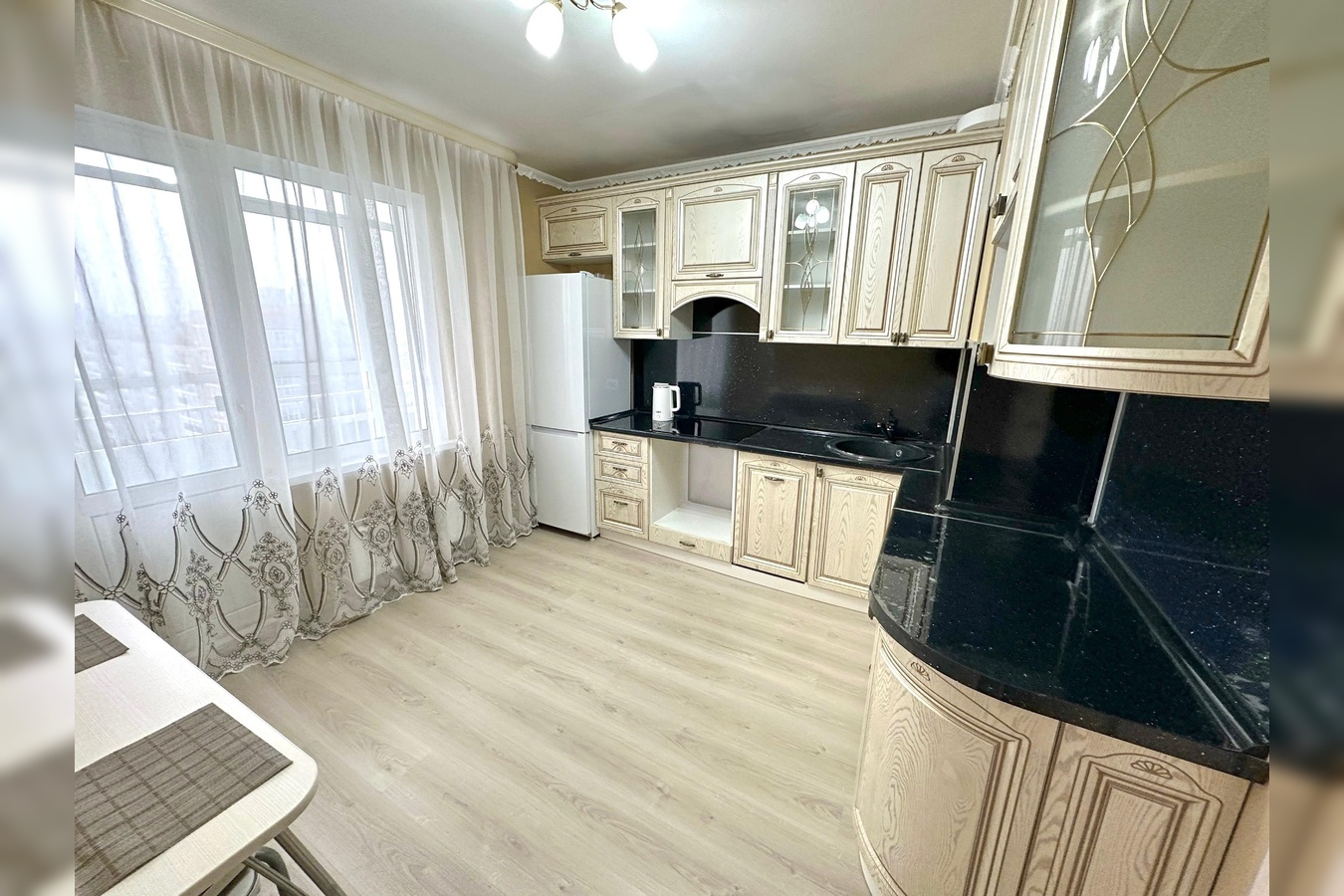 квартира посуточно Екатеринбург в Кировском районе — 2-комнатная, Кировский 10