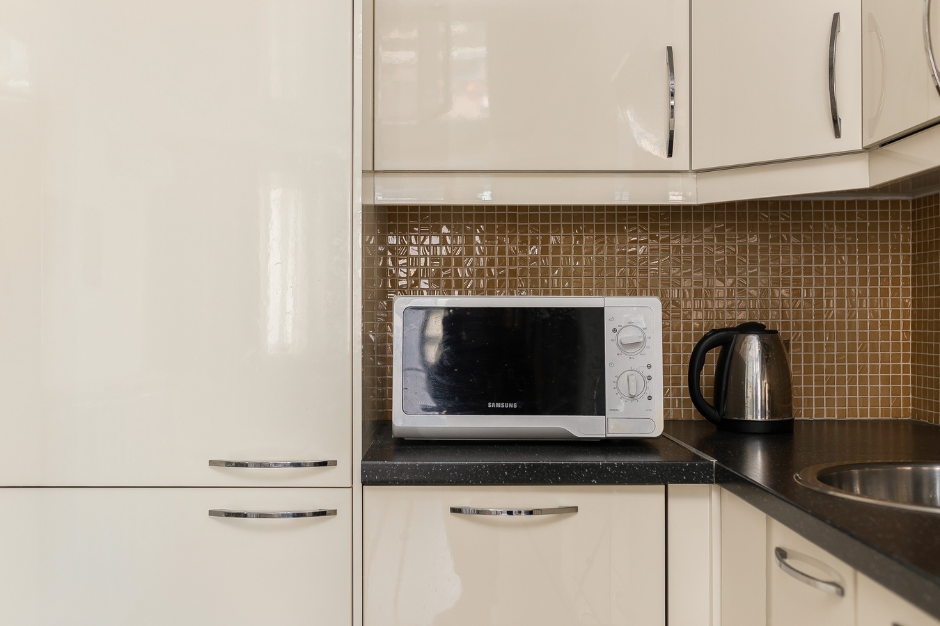 2-комн. квартира посуточно, 45 м2, этаж 6 из 20+ 9