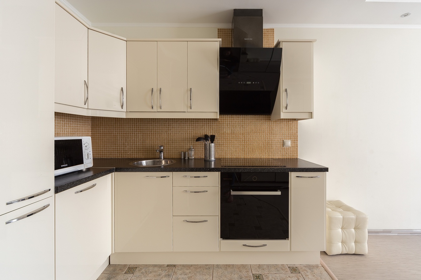 2-комн. квартира посуточно, 45 м2, этаж 6 из 20+ 10