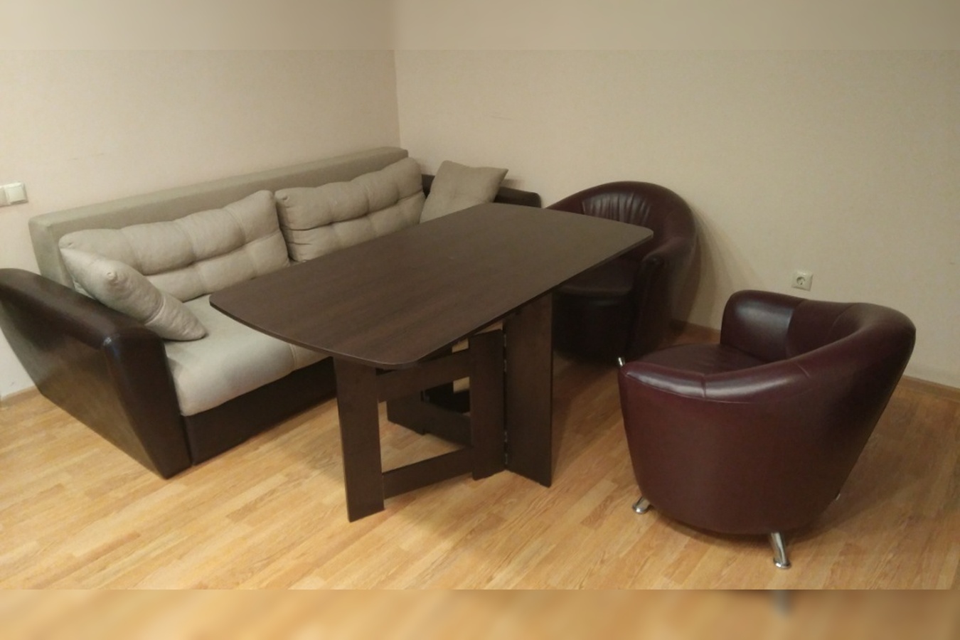 2-комн. квартира посуточно, 40 м2, этаж 3 из 4 13