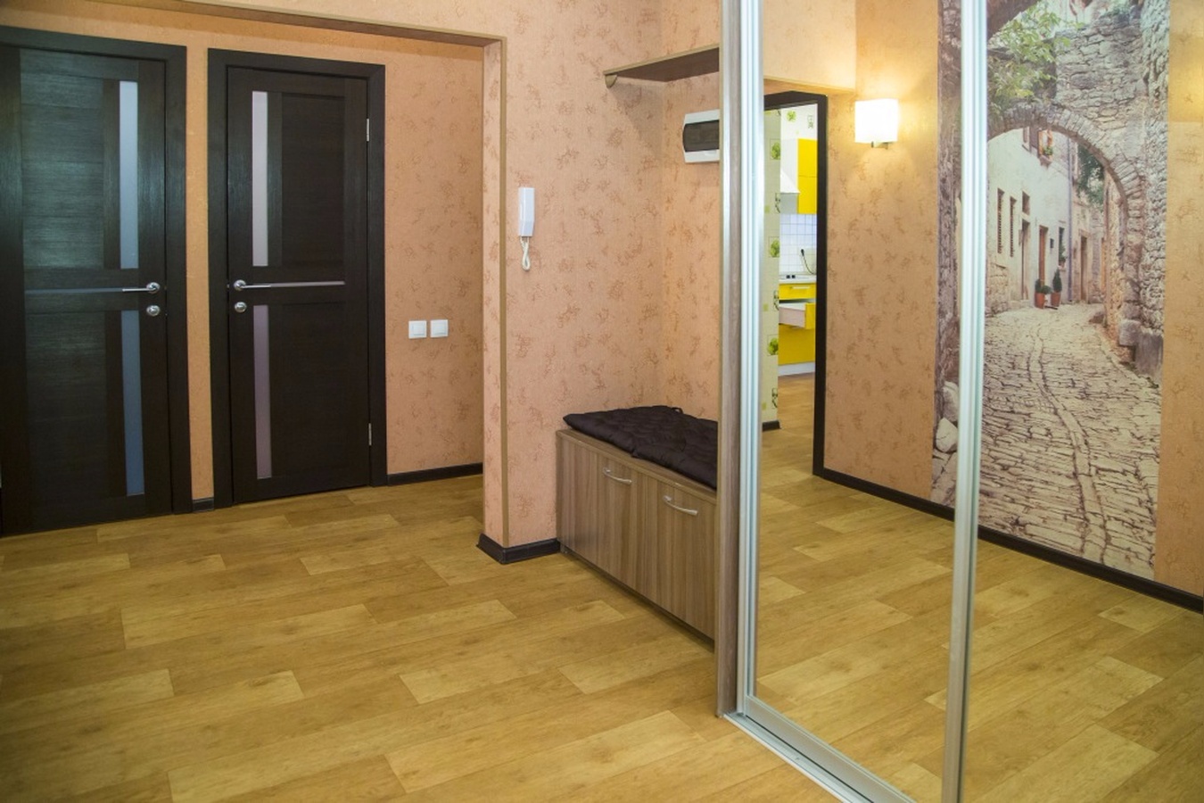 квартира посуточно Красноярск Автовокзал — 2-комнатная, ул. Шахтёров 12