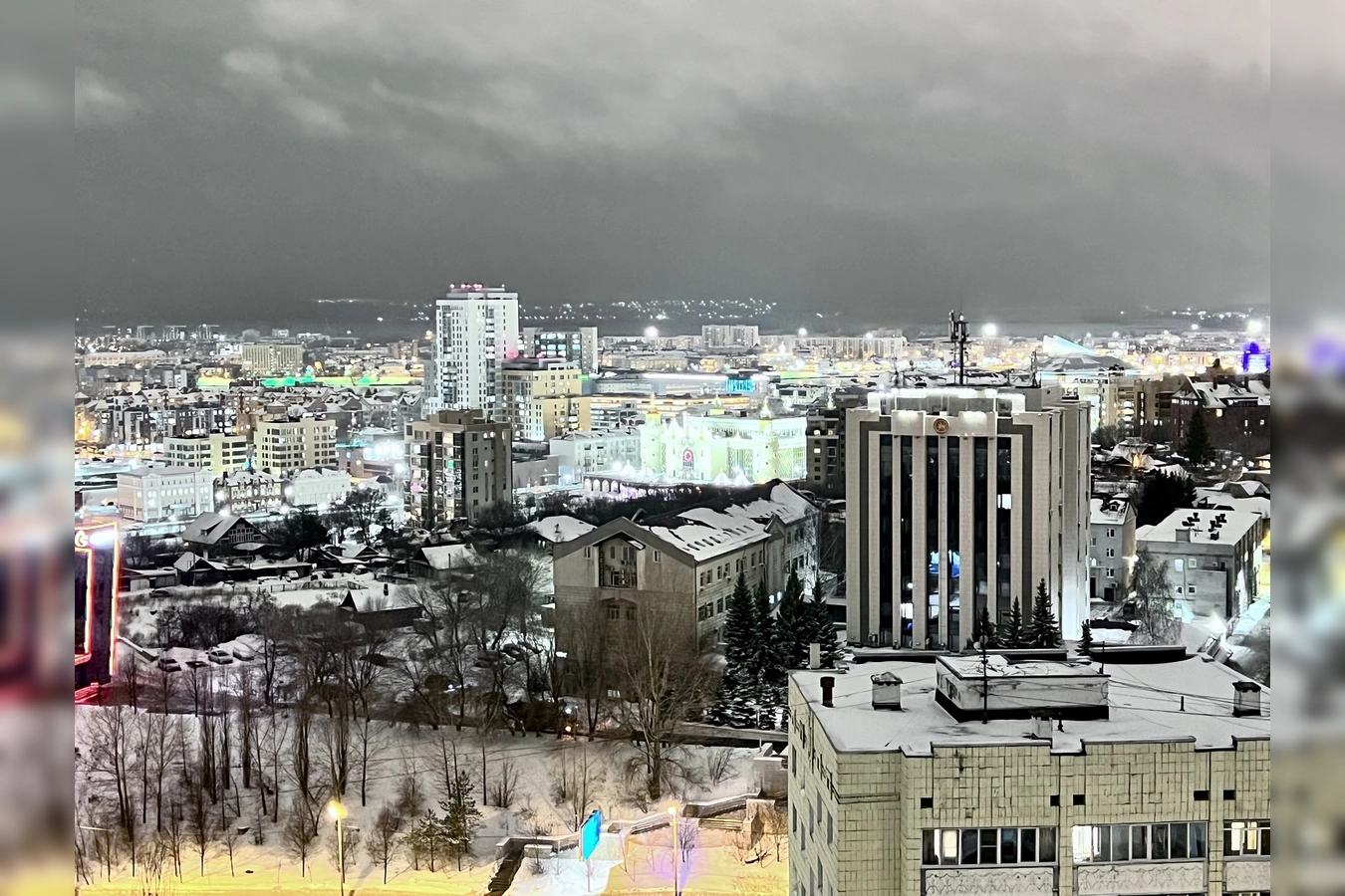 Снять двухкомнатную квартиру посуточно в Казани — рядом с Бахетле ТЦ и Сквером Шахматный 14