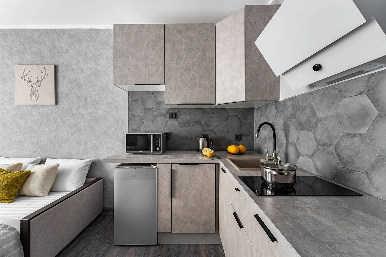 Квартира-студия посуточно в Москве — метро Нижегородская, 19 м², вид на город 7